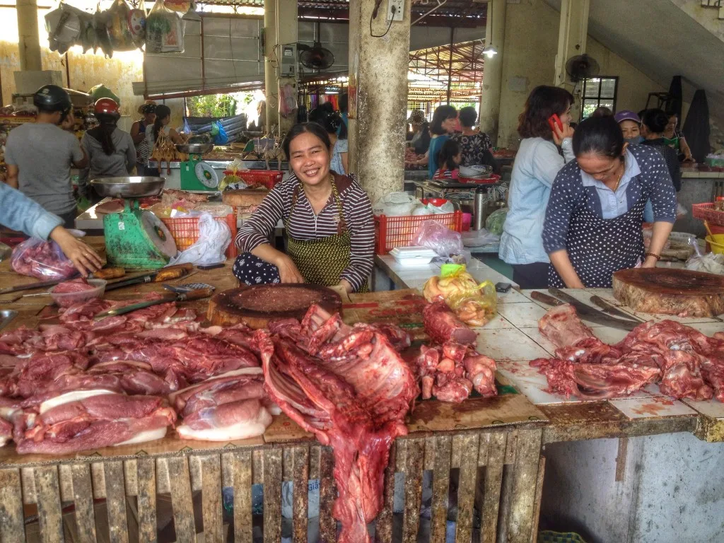 market hoi an