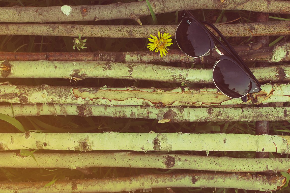 10 Essential Fashion Accessories for Your Travels
