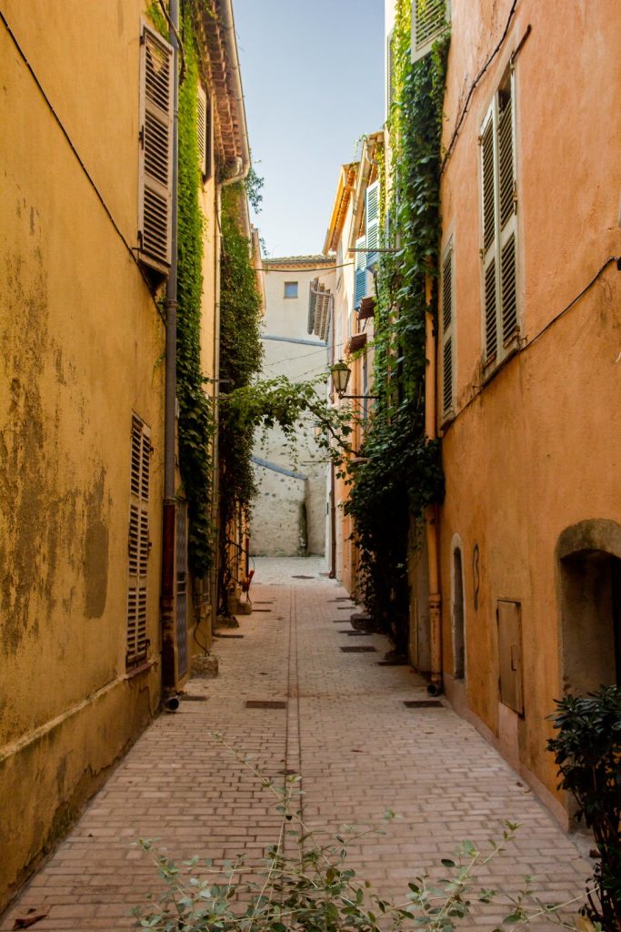 south france road trip itinerary