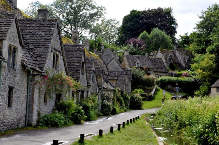 The Cotswolds: Best Places To Visit + 3-Day Itinerary