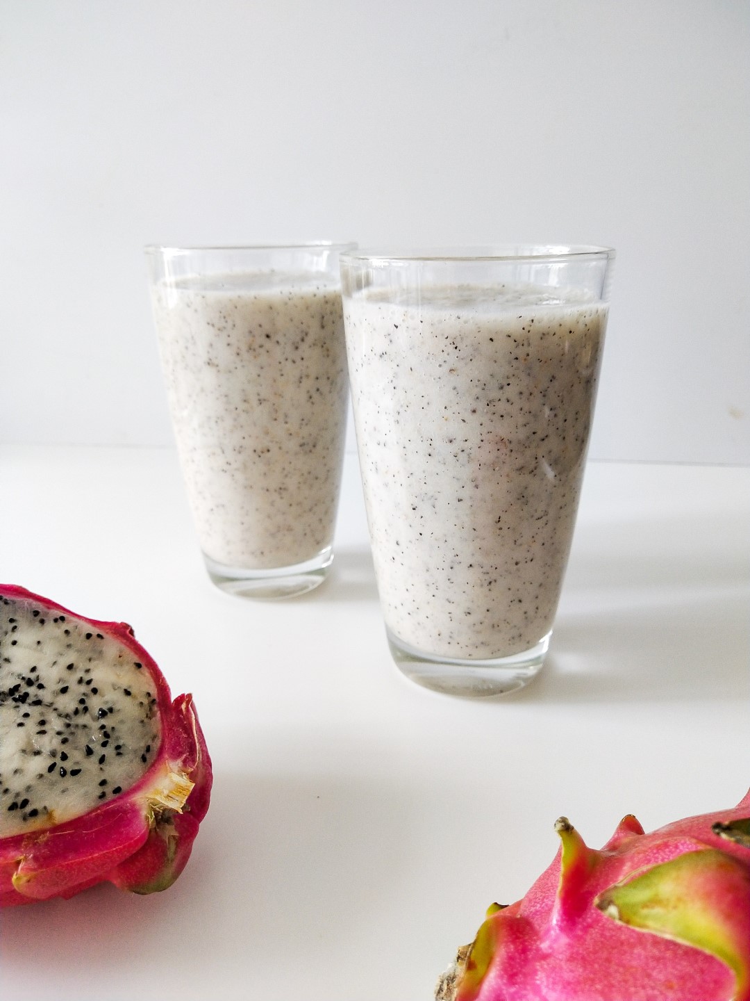 Banana & Dragon Fruit Smoothie