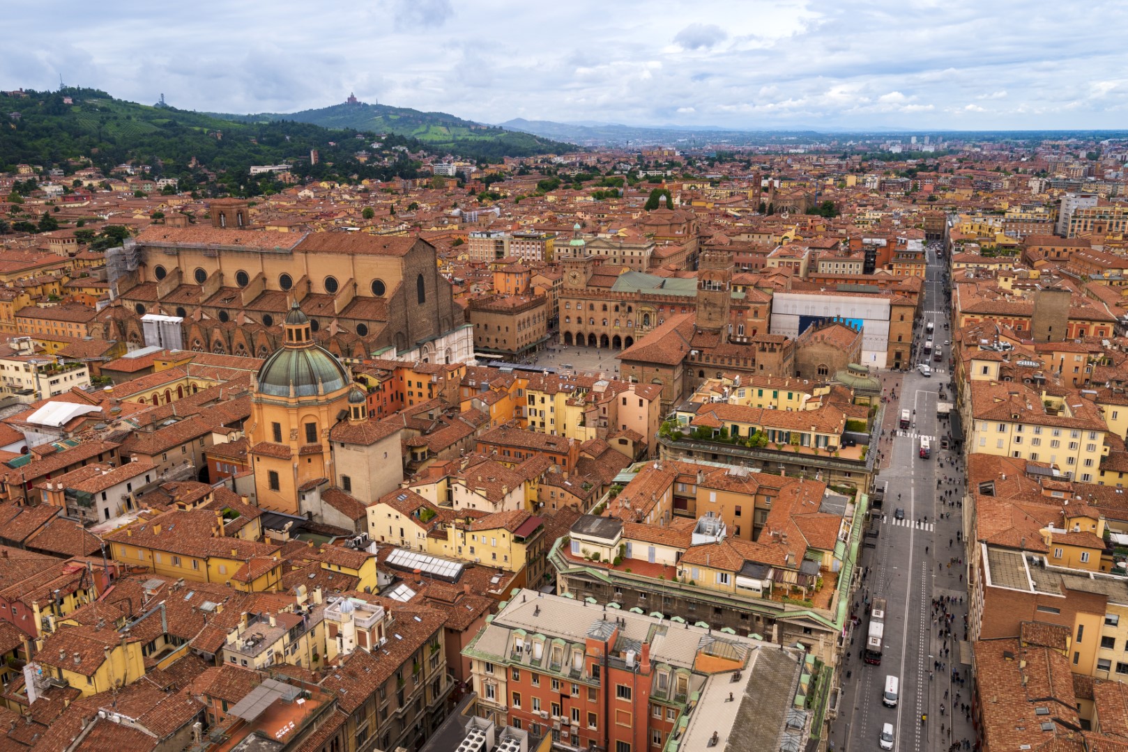 Epic One Day in Bologna Itinerary by a Local