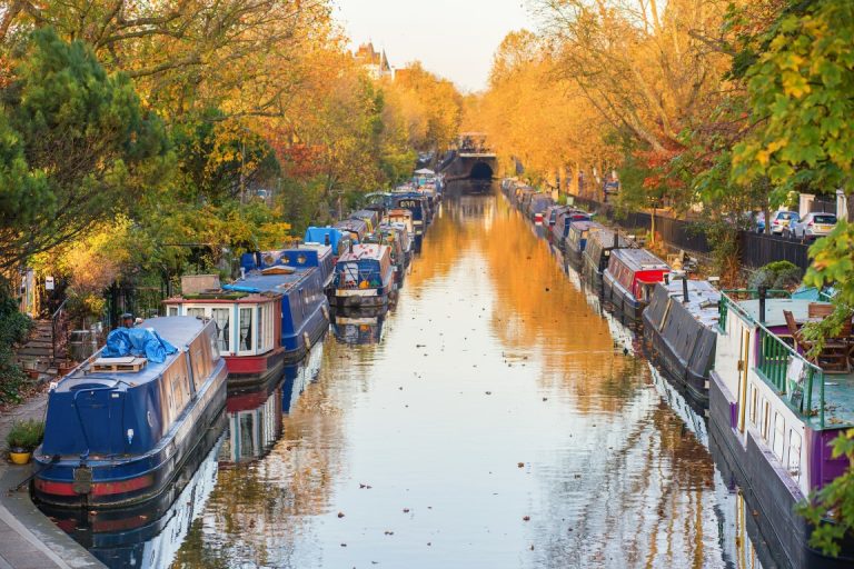 A Little Venice to Camden Boat Trip along Regent's Canal, London