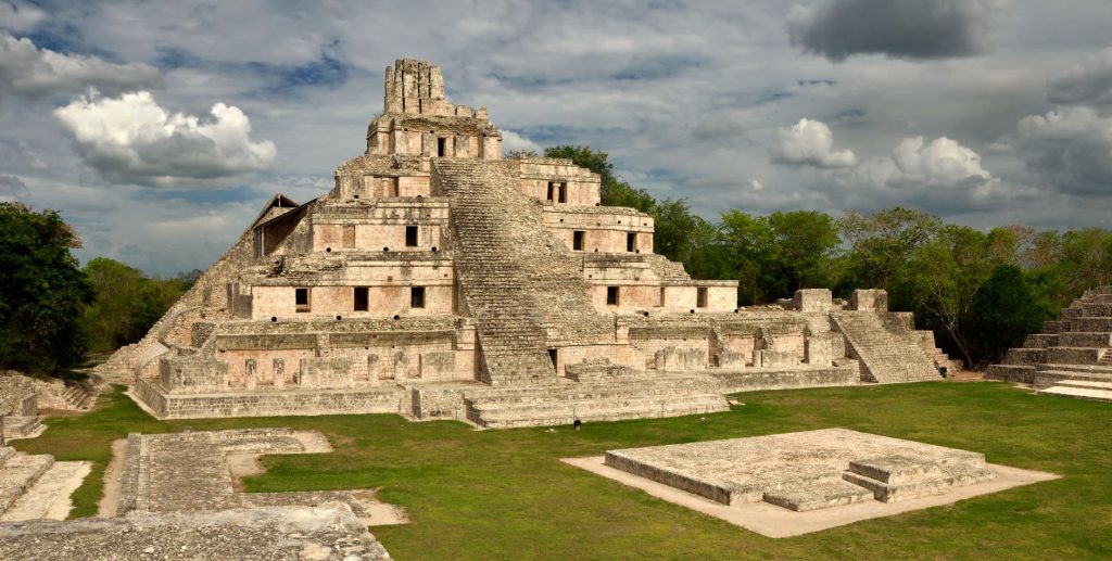An ancient Mayan pyramid in Edzná, inserted in an article about Aztec and Mayan ruins in Mexico