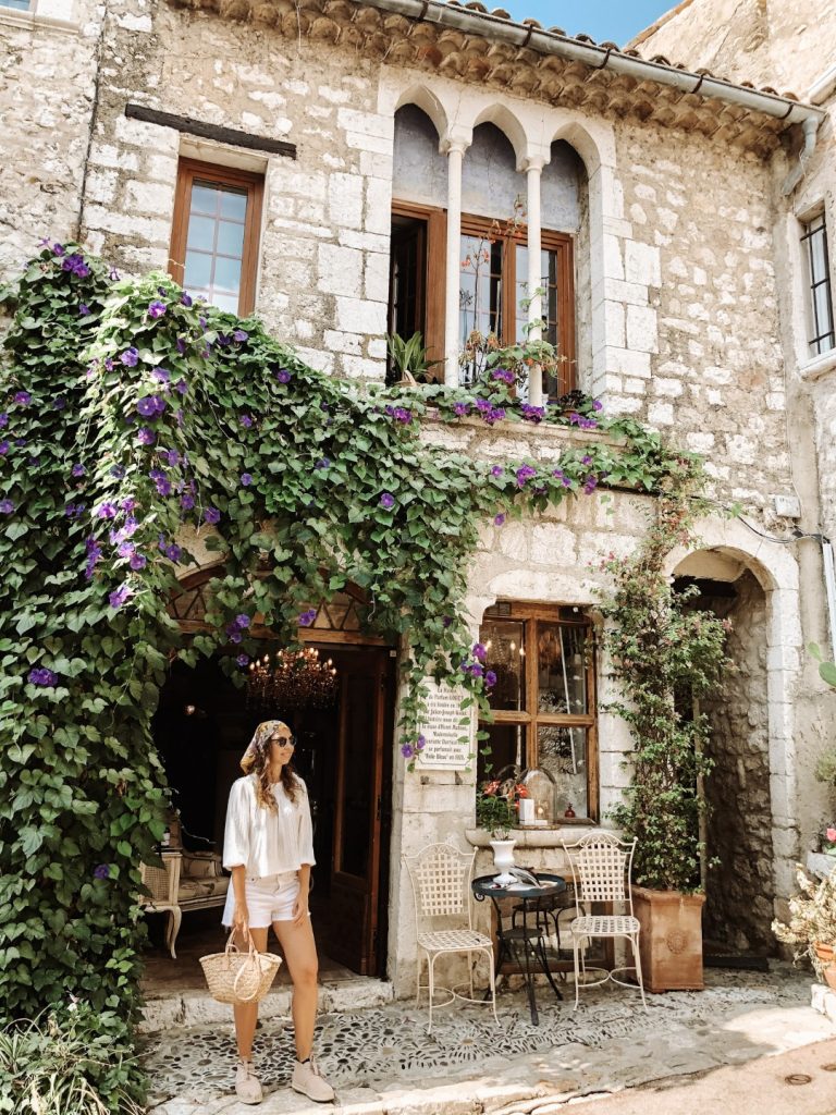 20 Charming Towns & Villages in Provence Not To Miss