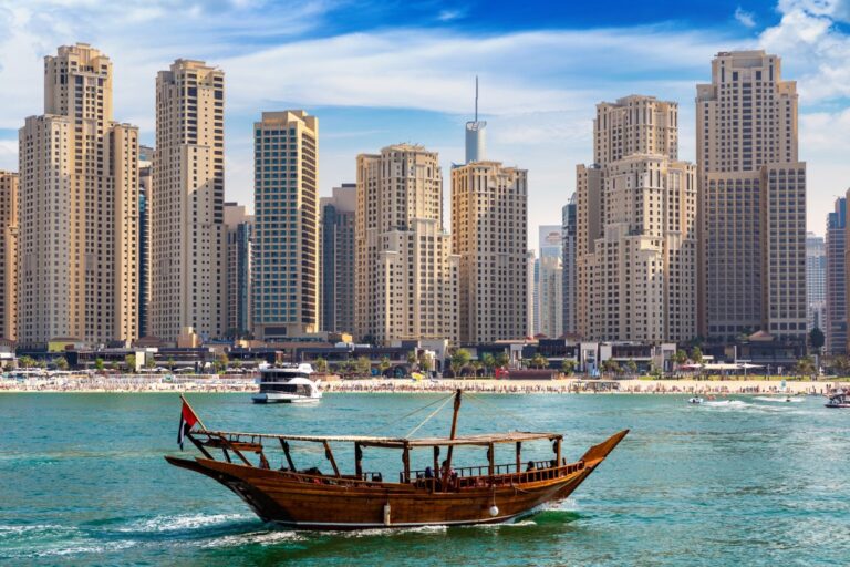 13 BEST Dubai Boat Tours