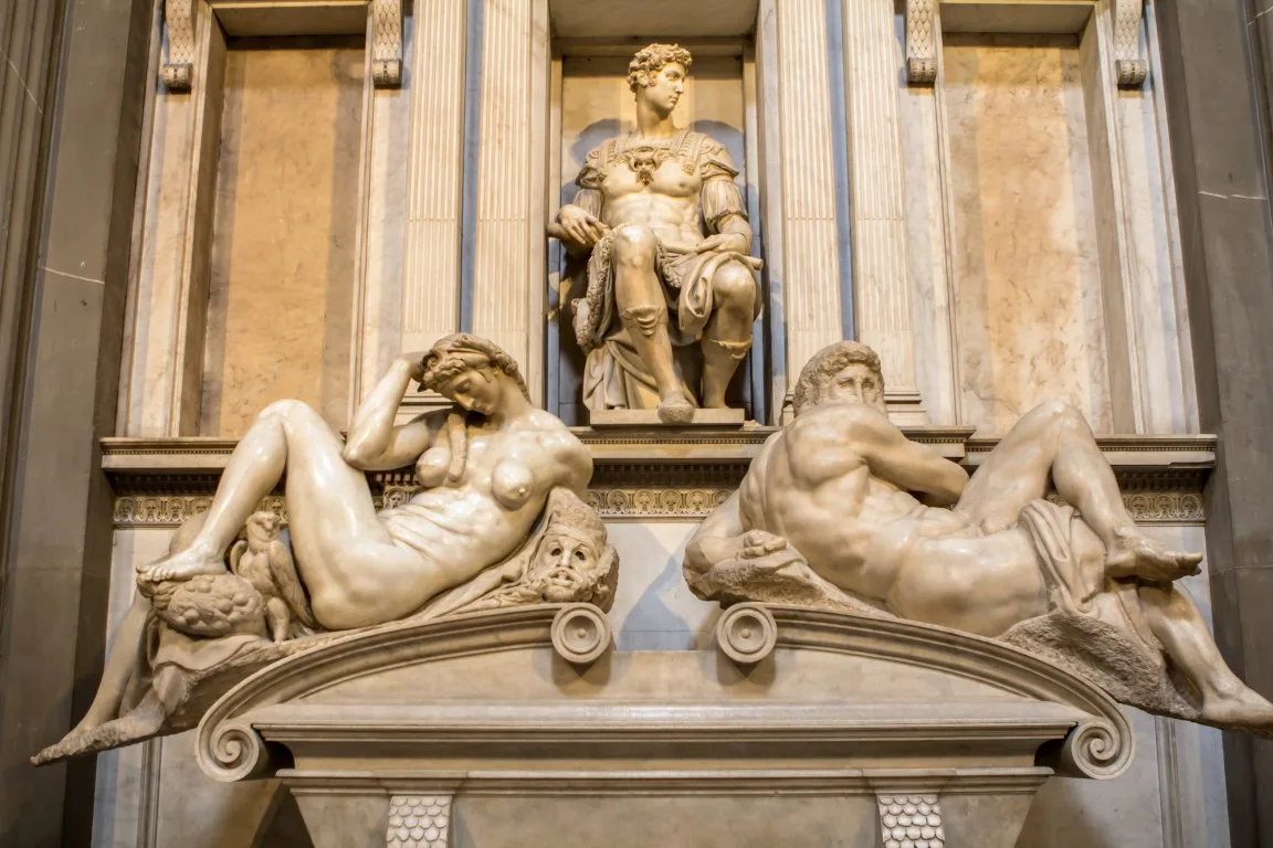 Tomb of Giuliano de Medici and Michelangelo's sculptures Night and Day on the sarcophagus